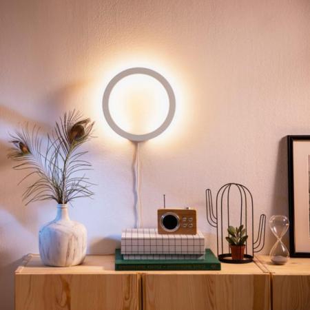 Philips Hue White & Color Ambiance Explore Wandleuchte weiss RGBW